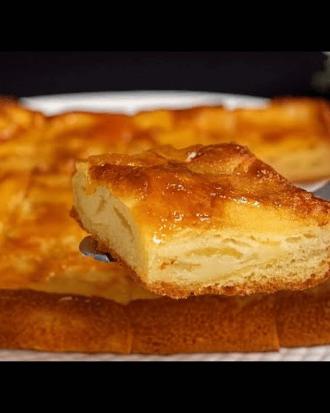 Easy Glazed Apple Cake: Comforting European Flavors for Any Season